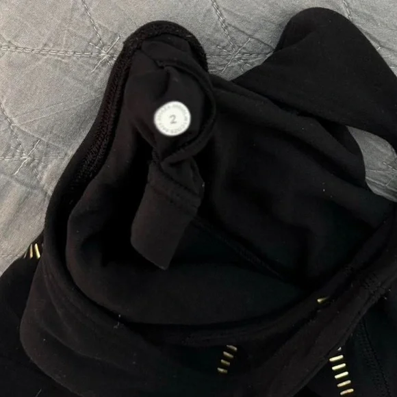 lululemon black align tank with gold accents size 2 - Picture 4 of 4